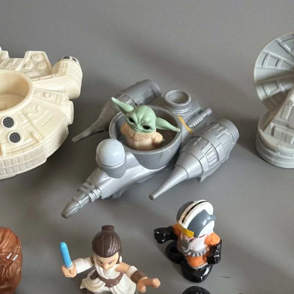 Lot of 24 Miniature Star Wars Figures and Spaceships by Hasbro/Disney Grogu